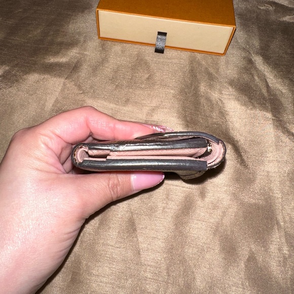 ❌SOLD ❌Louis Vuitton Zoe Wallet - Picture 4 of 13